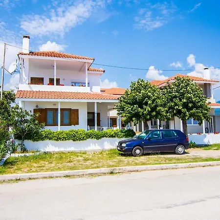 Villa Efi's On The *