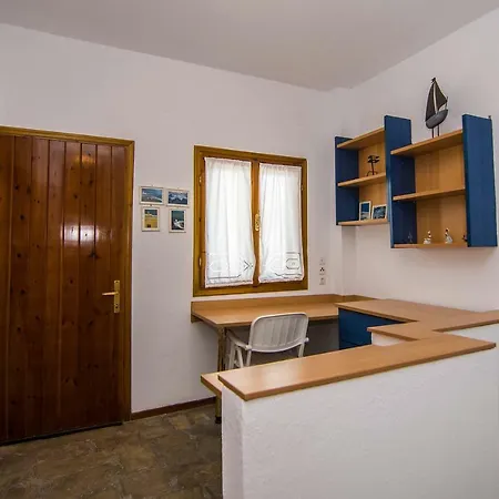 Efi's On The Villa Nea Vrasna